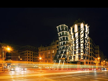 Amazing Building, at night, , cool, building, amazing HD wallpaper