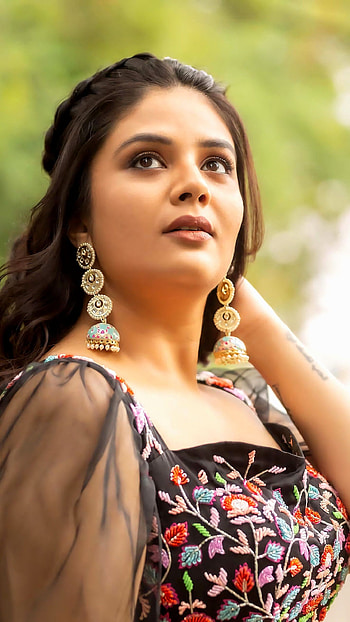 Sreemukhi, telugu actress HD phone wallpaper