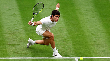 Dynamic Tennis Action at Wimbledon 2023 -, Wimbledon 2023, Carlos Alcaraz, tennis, Sports HD wallpaper