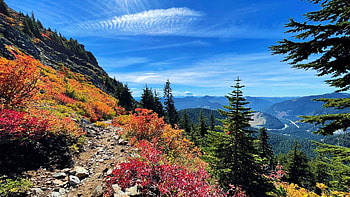 Fall arrives to the Pacific Northwest, Washington, hills, clouds, autumn, landscape, trees, sky, rocks, usa HD wallpaper