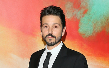 Diego Luna, Relaxing place, Mexican town HD wallpaper
