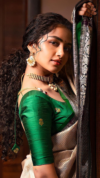 Anupama parmeshwaran, multilingual actress, saree beauty HD phone wallpaper