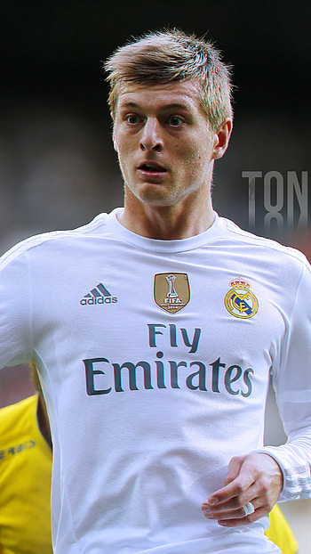 Toni Kroos in Action: Real Madrid's Midfield Maestro, Real Madrid C.F., Toni Kroos, Sports HD phone wallpaper