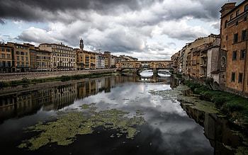 Ponte Vecchio, Florence Italy, Stone bridge, Cloudy weather HD wallpaper