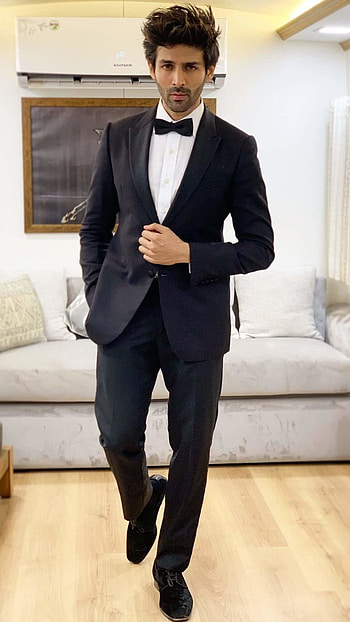 Kartik Aaryan, Hero, Kartik Aaryan Hero HD phone wallpaper
