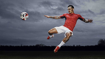 Memphis Depay sports, Athlete's focus, Dynamic gameplay, Competitive spirit HD wallpaper