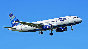 JetBlue carbon neutral, Eco-friendly airline, Sustainable travel, Environmental commitment HD wallpaper
