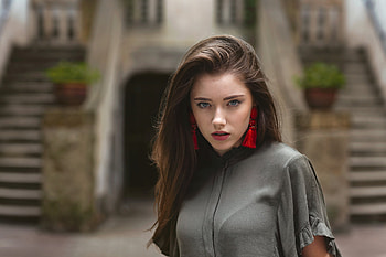 Long Hair Model With Earrings, girls, model, depth-of-field HD wallpaper