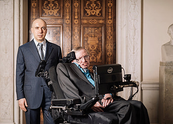 Stephen Hawking alien life search, Collaboration with Russian entrepreneurs, The New York Times article, Intriguing exploration HD wallpaper
