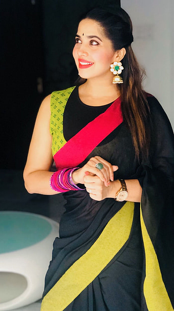 Devika madavan, mallu actress, saree beauty HD phone wallpaper