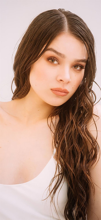 Hailee Steinfeld 2020 , HaileeSteinfeld celebrities, Hailee Steinfeld, Movie wardrobe HD phone wallpaper
