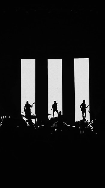 Music Paramore, Dynamic pop punk, Vibrant stage presence, Fan favorite HD phone wallpaper