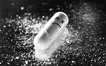 Pill, Drugs, Humor HD wallpaper