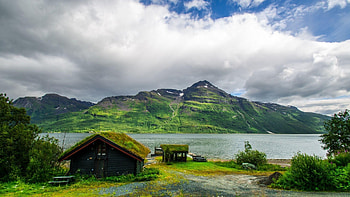 Grass and Moss on the Cabin, moss, clouds, sky, nature, grass, lake, cabin, mountain HD wallpaper