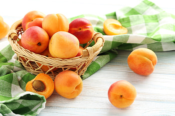 Apricot , High-definition , Fruitful abundance, Bright and inviting HD wallpaper