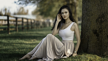Girl Sitting Under Tree, girls, model HD wallpaper