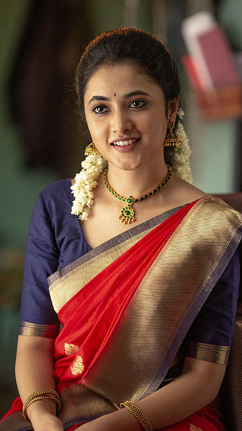 Priyanka mohan, tamil actress, saree lover HD phone wallpaper