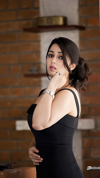 Charni Kaur, South Actress HD phone wallpaper