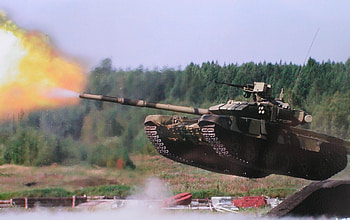 Tank Jumping and Shooting, tank, shooting, jump, jumping HD wallpaper