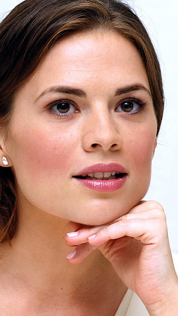 Hayley Atwell, Captivating charm, Classic beauty, Timeless elegance HD phone wallpaper