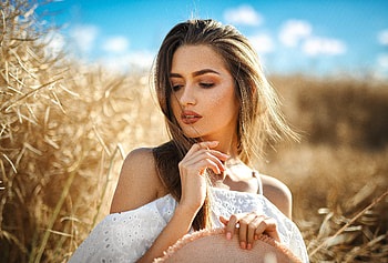 Goregous Model Field , girls, model, field, portrait HD wallpaper