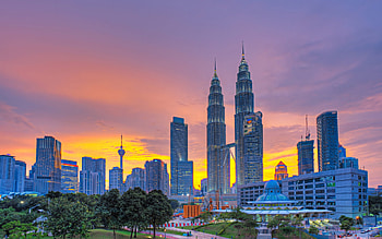 Sunset, Petronas Twin Towers, Kuala Lumpur HD wallpaper