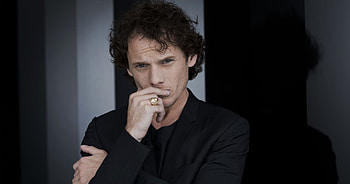 Anton Yelchin, Dual screen , Versatile actor, Stunning HD wallpaper
