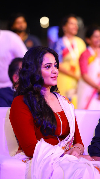 Anushka shetty, telugu actress HD phone wallpaper