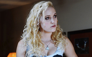 Maika Monroe movies, Maika Monroe actress, graphy showcase HD wallpaper