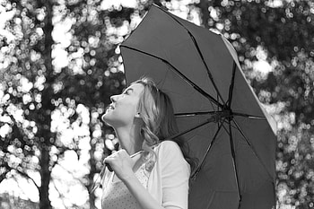 GIRL WITH UMBRELLA, umbrella, rain, graphy, bw, girl HD wallpaper