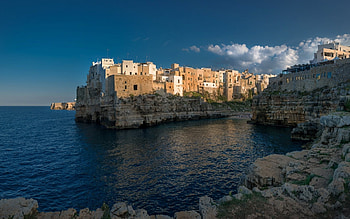 Waves in Polignano a Mare, Summer in Italy, Apulia rocks, Bari HD wallpaper