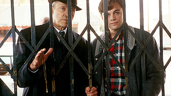 Ingenious forgeries, Persuasive imitations, High-stakes game, Cat-and-mouse thriller HD wallpaper