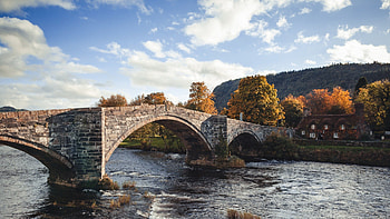 lovely stone bridge in an english countryside, river, trees, bridge, autumn, cottage, stones HD wallpaper