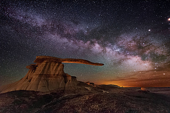 King of Wings Hoodoo under the Milky Way, fun, space, desert, cool, stars, mountain HD wallpaper