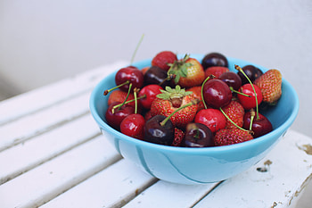 Sweet Cherry, Food, Strawberry, Cherry, Berries, Vitamins HD wallpaper
