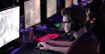 Esports target audience, Brands dream, Sports enthusiasts, Marketing opportunity HD wallpaper