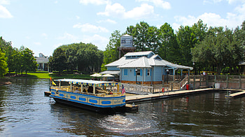 Water taxis, Riverside, Christopher Anderson HD wallpaper