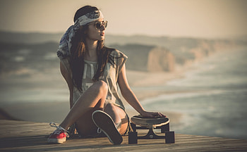 Waiting..., skateboard, sitting, sneakers, glasses, girl, look, shorts, legs HD wallpaper