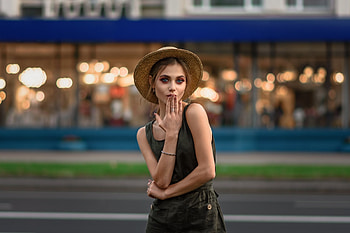 Girl Giving Flying Kiss, girls, model HD wallpaper