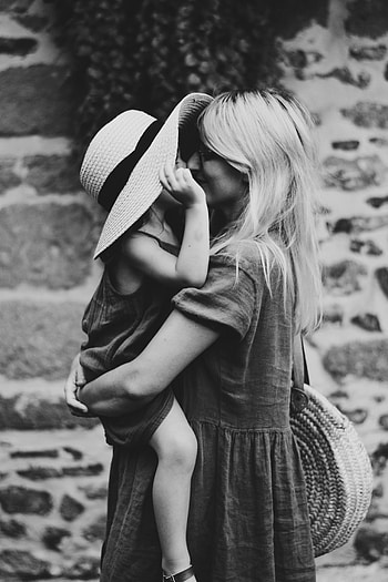 Miscellanea, Miscellaneous, Bw, Chb, Family, Tenderness, Child, Hat, Embrace, Hug, Mother HD phone wallpaper