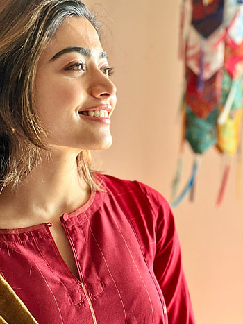 Rashmika Mandana, actress, lips, beauty, natural, south, kollywood, bollywood, people HD phone wallpaper