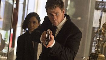 Chris Hemsworth, Men in Black, Behind the scenes, Director struggles HD wallpaper