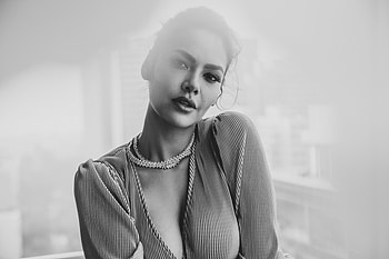 Esha Gupta, monochrome, 2020 HD wallpaper