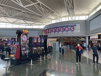 McCarran International Airport, Flying first, Flying private, Travel tale HD wallpaper