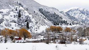 winter in the middle of nowhere, winter, river, mountains, village HD wallpaper