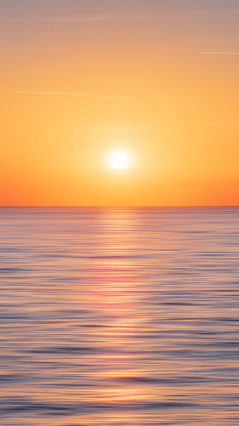 Sun, Sunset by the sea, Serene ocean view, Golden hour HD phone wallpaper