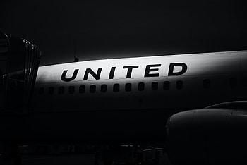 United Airlines, White collar job cuts, Permanent, Covid era HD wallpaper