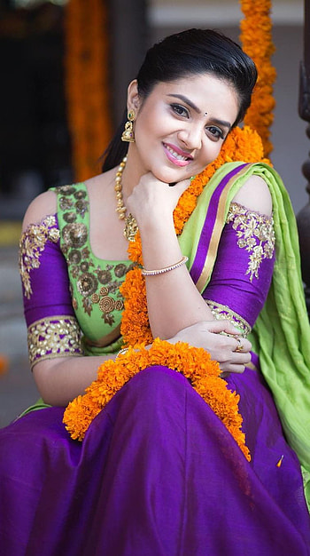 Sreemukhi, telugu actress, model, saree beauty HD phone wallpaper