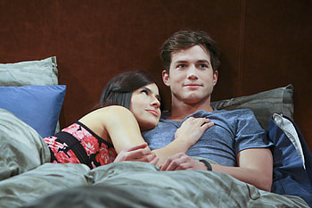Funny episode, Outrageous storyline, Comedy gold, Two and a Half Men HD wallpaper