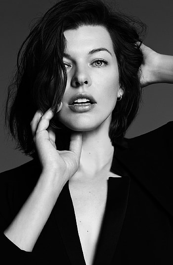 Milla Jovovich HD phone wallpaper